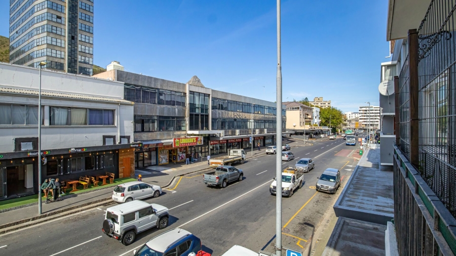 To Let 1 Bedroom Property for Rent in Sea Point Western Cape